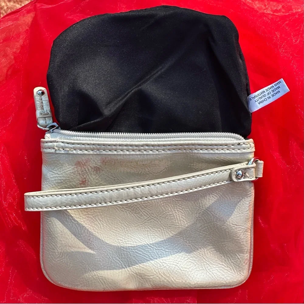 Nine West Wristlet - cream & gold